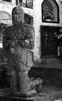 Escultura funeraria Hernando Pizarro