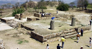 Templo de Dos Columnas